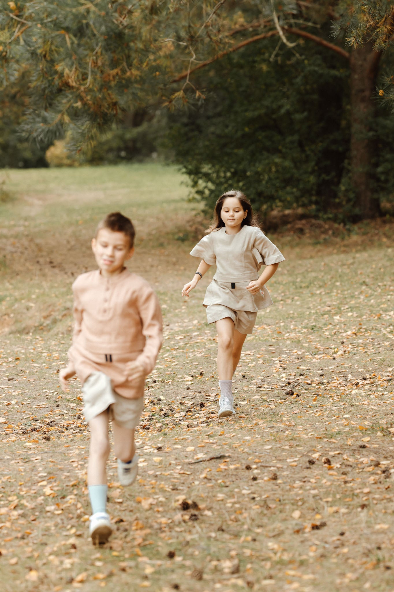 Type 1 Diabetes Clothing - Running kids with pastel clothes | Our Pocket Hero